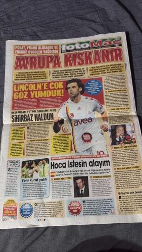 PAS FOTOMAÇ -TURKISH NEWSPAPER - DOĞUM GÜNÜ HEDİYESİ  - TAM TAKIM EKSİKSİZ GAZETE   12 AĞUSTOS - 2009 - BUGÜN - GAZETESİ FOTOMAÇ'TAN İDDAACILAR'A HEDİYE - HINCAL ULUÇ DİYOR Kİ FEDERASYONUN KULÜPLERDEN HESAP SORMAYA YÜREĞİ YETMEZ - F.BAHÇE, BREZİLYA MİLLİ TAKIMI'NIN BİR YILDIZININ DAHA PEŞİNE DÜŞTÜ - LUISAO - LUISAO KİMDİR - DECO İÇİN HATIRLI KİŞİ ARAYA GİRDİ - MİLLİ TAKIM UKRAYNA İLE OYNUYOR - POLAT G.SARAY AVRUPA'NIN EN İYİSİ - İŞ BİTİRİCİ HALDUN ÜSTÜNEL COŞTU - HOCA İSTESİN HEMEN BİR FUTBOLCU GETİRİRİM - SPORTİF DİREKTÖR ÜNAL KARAMAN'DAN TARAFTARA MÜJDE - TRABZONSPOR BİR GOLCÜ DAHA ALACAK - KARTAL'IN GENÇLERİ FULYA'YA SÜRÜLDÜ - FENER'DEN ÇOK ÖZEL BİR MAÇ - FLORYA'DA PETROL MÜ BULUNDU - KAYSERİ'DEN SÜPER TRANSFER - MİLLİ TAKIM - KİEV'DE PROVA - KARTAL'DA 30 ALARMI - BEŞİKTAŞ - BOBO'YU İSTEMİYORUM - DECODER TAMAM - FORMA SAVAŞI - ÖZGÜVEN - CARLO İSTEMİYOR - HINCAL ULUÇ - LUISAO - EDU - LUGANO - ROMAN ABRAMOVİÇ - DECO - BOBO - ADNAN POLAT - NEESKENS - HALDUN ÜSTÜNEL - ÜNAL KARAMAN -