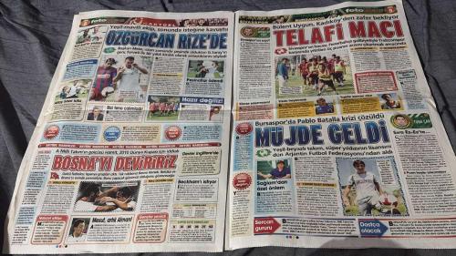 PAS FOTOMAÇ -TURKISH NEWSPAPER - DOĞUM GÜNÜ HEDİYESİ  - TAM TAKIM EKSİKSİZ GAZETE   14 AĞUSTOS - 2009 - GENCO BORAN'DAN BANKOLAR - SADECE TÜRKİYE DEĞİL, TÜM AVRUPA BU TRANSFERİ KONUŞACAK - FENERBAHÇE BÜYÜK İSİAN - PAVLYUCHENKO BOMBASI - BOUMSONG TAMAMDIR - G.SARAY'DAN YOBO HAREKATI - VOBO SANDAL - BAŞBAKANDAN FUTBOL AÇILIMI - CIMBOM - TRABZONSPOR BATDAL'IN İŞİNİ BİTİRDİ - BARÇA'DA 38 TL - TARAFTAR, BİLET FİYATLARINA TEPKİ KAMPANYASI BAŞLATTI - İSYAN BÜYÜYOR - DESTEK NSFA DAVETALE ABRANI - SARAY'DA - MUTLU ETTİLER - YALAN MI - OVANUSTAN DONON - HERKES YEDEK KUTOBİLLE ERİN - KUMAŞI ÇOK İYİ - EMRE VE ALEX YETİŞİYOR - AKILLARI KARIŞTIRIYOR - FENERBAHÇE, BOUMSONG İLE HER KONUDA ANLAŞTI - İŞARETE BAKAR - TEK TEKLİF FENER'DEN - EN AZ GOLÜ BİZ YERİZ - AXESS'TEN AXESS'İM YANIMDA DEDİRTECEK BİR YENİLİK DAHA KREDİ KARTI İŞSİZLİK SİGORTASI AYDA SADECE 1 TL'YE - GENCO BORAN - PAVLYUCHENKO - BOUMSONG - CIMBOM - BATDAL - LUGANO - EMRE - ALEX - VOLKAN - MEHMET TOPUZ - DAUM - ROBERTO CARLOS - VEDERSON