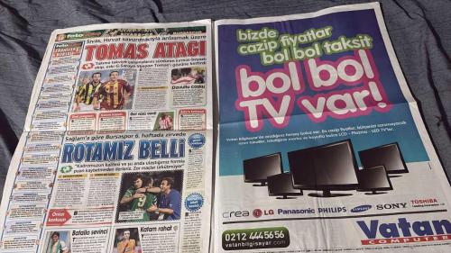 PAS FOTOMAÇ -FUTBOL GAZETESİ -TURKISH NEWSPAPER - DOĞUM GÜNÜ HEDİYESİ  - TAM TAKIM EKSİKSİZ GAZETE   16 AĞUSTOS - 2009 - TRANSFER BORSASI - ROTAMIZ BELLİ - CİM KRİZİ ÇÖZÜLDÜ - HEDEF KLASNIC - SÜPER LİG - KASIMPAŞA'DA ÇIT ÇIKMAYACAK - TEK TEK GİDİYOR - PRİMDE AYRIMCILIK - TOP ARTIK FİGER'DE - DELGADO BEŞİKTAŞ'I SIFIRLADI - İLGİNÇ RASTLANTI - TARAFTARA AĞIR FATURA - BANK ASYA 1. LİG TFF 2. VE 3. LİG - GÖRÜNTÜ NET - GİRESUNSPOR'DAN SAĞLAM SAVUNMA - RİZE, ORDU'YU DEVİRDİ - KOCAELİ ÜÇLEDİ: 3-1 - TRANSFER DOSYASI - TUNCAY, KARTAL'I REDDETTİ - FOX FUTBOL PAZARI - İKİ RESİM ARASINDAKİ 6 FARKI BULUN - DEFANSA SON ADAY HELENO - İSMAİL ÖZTÜRK - RIJKAARD - ABDUL KADER KEITA - ANGELOV - KEWELL - ARDA TURAN - MILAN BAROS - BURAK - SADRİ ŞENER - UMUT BULUT - GÖKHAN ÜNAL - ZİYA DOĞAN - TAZUMETA - EGEMEN - FATİH TEKKE - GİRAY KAÇAR - BÜLENT FULUN - AYHAN - SERVET - SAMİ FERRİ - RİZET YAMAN - SİNAN - HAKAN BALTA - HAKAN DİLER - ELANO - UĞUR - ŞÜKRÜ KAMBER - SABRİ - SERKAN - GÖKHAN - YAŞAR YALÇIN -
