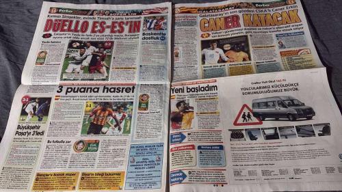 PAS FOTOMAÇ -FUTBOL GAZETESİ -TURKISH NEWSPAPER - DOĞUM GÜNÜ HEDİYESİ  - TAM TAKIM EKSİKSİZ GAZETE   17 AĞUSTOS - 2009 - F.BAHÇE, KENDİSİNE LİDERLİK İÇİN GEREKEN SKORU ALDI - GEREGİ DÜŞÜNÜLDÜ - 70 DAKİKA DİRENEN SİVASSPOR, KAZIM'IN VURUŞUYLA DİSİPLİNİNİ KAYBETTİ. EMRE'NİN İLGİNÇ, SANTOS'UN SÜPER GOLÜ ALKIŞLANDI - O YINE AVERAJLA ZIRVEDE - MAÇIN EN HEYECANLI DAKİKALARI - DAUM: İKİNCİ DEVRE EZİCİ ÜSTÜNLÜK SAĞLADIK - ISTE RESITAL - F.BAHÇE'NİN HOCASI, 