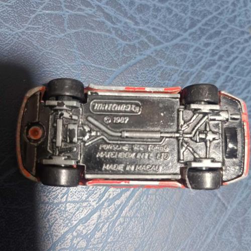 MATCHBOX  PORSCHE 944 TURBO