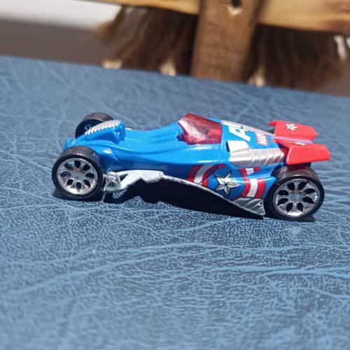 MAJORETTE  MARVEL