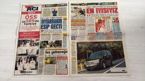 PAS FOTOMAÇ -FUTBOL GAZETESİ -TURKISH NEWSPAPER - DOĞUM GÜNÜ HEDİYESİ  - TAM TAKIM EKSİKSİZ GAZETE   13 TEMMUZ - 2009 -  - F.BAHÇE, SAMBACI İÇİN PALERMO'YA TEKLİF YAPTI - RESMEN SIMPLICIO - POULSEN - JUVE DE DIŞLANDI - TUTTOMERCATOWEB'E KONUŞAN ÇİZME EKİBİNİN BAŞKANI TEKLİFİ DOĞRULADI - SIMPLICIO'NUN DEĞERİ 9 MİLYON EURO - ULAŞILMAZ ADAM - BONE TO VAI - DEM AYRIL GINI SANMAM - SIMPLICHI KİMDİR - YALANLIYOR AMA APPIAH'A FALİP - TUNCAY SAVVASİ - ACELE ETMİYORUZ - KALIRSA IV OLUR - ROBERTO CARLOS'TAN İLGİNÇ DAUM YORUMU - BENDEN HIZLI - ONUN KADAR SÜRATLİ DÜŞÜNÜP SÜRATLE UYGULAYAN TEKNİK ADAM ÇOK AZDIR - DAUM HEPİMİZ İÇİN ŞANS - İNSANA GÜVEN VERİYOR - KAZIM, DAUM'LA YENİDEN DOĞDU - KATA OLARAK DA ÇOK İLERİYE GİTTİK - YİNE GEÇ KALINIYOR - İLİZA İÇİN BİR İDDİA DA KALALAN RADYOSUNDAN GELDİ - FENERBAHÇE ONUN İÇİN BİTTİ - İSTANBUL'A DÖNMEYECEK - SIMPLICIO - POULSEN - EMRE BOL - APPIAH - TUNCAY - ROBERTO CARLOS - DAUM - KAZIM - ALİ CAN GÖKSEL - ÖMER YAKAR - SERHAT GÜZEL - MÜCAHİT ERDOĞAN -