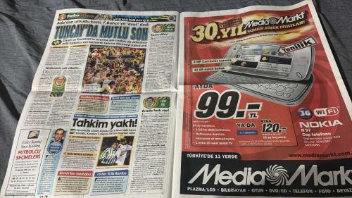 PAS FOTOMAÇ -FUTBOL GAZETESİ -TURKISH NEWSPAPER - DOĞUM GÜNÜ HEDİYESİ  - TAM TAKIM EKSİKSİZ GAZETE   21 AĞUSTOS - 2009 -  DÜNYA BAHİS BORSASI - İDDAALIYIZ'DA BÜYÜK BULUŞ - FENERBAHÇELİLER POSTERİNİZ BUGÜN FOTOMAÇ'TAN HEDİYE - VER ELİNİ AVRUPA - AVRUPA LİGİ PLAY OFF İLK MAÇINDA FENERBAHÇE, CENEVRE'DE SİON'U 2-0; GALATASARAY DA ALİ SAMİ YEN'DE LEVADIA TALLINN'İ 5-0 MAĞLUP ETTİ, AVRUPA LİGİ KAPISINI ARDINA KADAR AÇTI - TEŞEKKÜRLER FENERBAHÇE - TEŞEKKÜRLER GALATASARAY - FENERBAHÇEMİZ, UEFA AVRUPA LİGİ PLAY-OFF İLK MAÇINDA CENEVRE'DE SİON'U 2-0 YENEREK AVRUPA LİGİ KAPISINI ARDINA KADAR ARALADI - GOL PERDESİNİ 44'TE SİVASSPOR MAÇINDA 'DÜNYADA HAFTANIN GOLÜ'NÜ ATAN ANDRE DOS SANTOS AÇTI - 85'TE BU KEZ KAZIM SAHNEYE ÇIKARAK ŞIK BİR GOLLE SİON'UN ÜMİTLERİNİ BİTİRDİ - BU KARŞILAŞMANIN RÖVANŞI 27 AĞUSTOS PERŞEMBE GÜNÜ KADIKÖY'DE OYNANACAK - TER BASTI -ANDRE DOS SANTOS - KAZIM - GIGNAC - MANSARE - SONG - KRALOVEC - ENGİN BAYTAR - ABDÜL KADER KEITA - MİLAN BAROS - KEWELL - LEITVAN - LUCESCU -