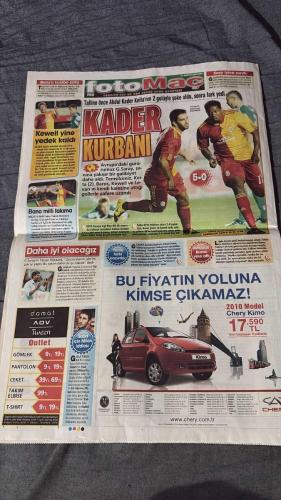 PAS FOTOMAÇ -FUTBOL GAZETESİ -TURKISH NEWSPAPER - DOĞUM GÜNÜ HEDİYESİ  - TAM TAKIM EKSİKSİZ GAZETE   21 AĞUSTOS - 2009 -  DÜNYA BAHİS BORSASI - İDDAALIYIZ'DA BÜYÜK BULUŞ - FENERBAHÇELİLER POSTERİNİZ BUGÜN FOTOMAÇ'TAN HEDİYE - VER ELİNİ AVRUPA - AVRUPA LİGİ PLAY OFF İLK MAÇINDA FENERBAHÇE, CENEVRE'DE SİON'U 2-0; GALATASARAY DA ALİ SAMİ YEN'DE LEVADIA TALLINN'İ 5-0 MAĞLUP ETTİ, AVRUPA LİGİ KAPISINI ARDINA KADAR AÇTI - TEŞEKKÜRLER FENERBAHÇE - TEŞEKKÜRLER GALATASARAY - FENERBAHÇEMİZ, UEFA AVRUPA LİGİ PLAY-OFF İLK MAÇINDA CENEVRE'DE SİON'U 2-0 YENEREK AVRUPA LİGİ KAPISINI ARDINA KADAR ARALADI - GOL PERDESİNİ 44'TE SİVASSPOR MAÇINDA 'DÜNYADA HAFTANIN GOLÜ'NÜ ATAN ANDRE DOS SANTOS AÇTI - 85'TE BU KEZ KAZIM SAHNEYE ÇIKARAK ŞIK BİR GOLLE SİON'UN ÜMİTLERİNİ BİTİRDİ - BU KARŞILAŞMANIN RÖVANŞI 27 AĞUSTOS PERŞEMBE GÜNÜ KADIKÖY'DE OYNANACAK - TER BASTI -ANDRE DOS SANTOS - KAZIM - GIGNAC - MANSARE - SONG - KRALOVEC - ENGİN BAYTAR - ABDÜL KADER KEITA - MİLAN BAROS - KEWELL - LEITVAN - LUCESCU -