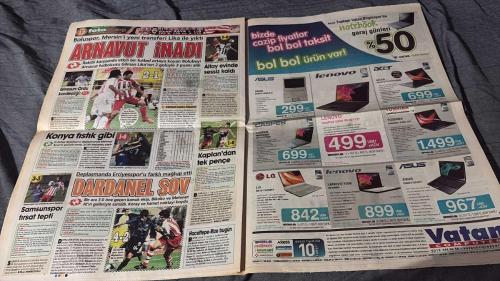 PAS FOTOMAÇ -FUTBOL GAZETESİ -TURKISH NEWSPAPER - DOĞUM GÜNÜ HEDİYESİ  - TAM TAKIM EKSİKSİZ GAZETE   24 AĞUSTOS - 2009 - TOPLA DANS EDİYORUZ - FUTBOLUMUZLA KEYİF VERİYORUZ. TAKIM RUHUNU İYİ OTURTTUK. BAŞARIMIZIN SIRRI BU - ABARTMADAN DEVAM - TARAFTARA TEŞEKKÜR - GALATASARAY GÖZ KAMAŞTIRMAYA DEVAM EDİYOR - SARI-KIRMIZILI EKİP, GEÇEN SEZONUN EN AZ GOL YİYEN TAKIMI KAYSERİSPOR'U SAHADAN SİLEREK ÜST ÜSTE 7. GALİBİYETİNİ ALDI - G.SARAY KAYSERİ - MUSTAFA'YA TAM NOT - İDDAA'DAN TARİHİ REKOR - BİR GÜNDE 30 MİLYON TÜRK LİRASI - İDDAA OYUNCULARI, BİR GÜNDE TOPLAM 30 MİLYON TL KAZANDI - MAÇIN YILDIZI SABRİ YİNE HİÇ DURMADI - KADER ANI - MAÇIN HAREKETİ - MAÇIN HAKEMİ - AYHAN YİNE AGRESİF - MAKUKULA ARIZA YAPTI - KALE FRANCO - ROTASYON TALLINN'E - CİMBOM SERİYE TAKTI - HAKAN BALTA ŞOKU -RIJKAARD - SABRİ - AYHAN - SAKOU - HALİS ÖZKAHYA - ARZA MAKUKULA - SOULEYMANOU - FRANCO - CANGELE - AYKUT - EMRE GÜNGÖR - Volkan Yaman - HAKAN BALTA - KEWELL - ELANO - DEMİRÖREN - DENİZLİ - TURGAY DEMİR - SAPARA -