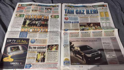 PAS FOTOMAÇ -FUTBOL GAZETESİ -TURKISH NEWSPAPER - DOĞUM GÜNÜ HEDİYESİ  - TAM TAKIM EKSİKSİZ GAZETE   25 AĞUSTOS - 2009 - GENCO BORAN'DAN MUCİZEVİ BAŞARI - BUGÜN 8 SAYFA İDDAA GAZETESİ VERİYORUZ - FOTOMAÇ, İDDAACILAR'A ZENGİN OLMA FIRSATI SUNUYOR - 30 MİLYON TL KAZANMAK İSTER MİSİNİZ - SAHADA HER ŞEY VARDI - FOTOMAÇ'TAN İDDAA'DA BÜYÜK BULUŞ - TAM 15 KUPON TUTTURDUK - FENRBAHÇE, DİYARBAKIRSPOR'U DEPLASMANDA 3-1 MAĞLUP EDEREK 3'TE 3 YAPTI - MAÇIN 20. DAKİKASINDA TAZEMETA'NIN GOLÜ İLE GERİYE DÜŞEN SARI-LACİVERTLİLER, 36'DA GÖKHAN GÖNÜL İLE SKORU EŞİTLEDİLER - İKİNCİ YARIYA FIRTINA GİBİ BAŞLAYAN FENERBAHÇE, 55'TE KAZIM KAZIM'IN MÜTHİŞ GOLÜYLE DURUMU 2-1 YAPTI - GENCO BORAN - KAZIM - TAZEMETA - GÖKHAN GÖNÜL - KAZIM KAZIM - SEMİH - MENDOZA - FEHMİ ÖZGÜLER - ELANO - OĞUZ YÖRÜK - RASİT ATEŞ - LORİS - GÖKHAN - VİETNAM - SELÇUK YULA - DAUM - ZİYA HOCA - YILDIRIM - EMRE - ATATÜRK - RIJKAARD - KEZELL - BARIS - EMRE AŞIK - EMRE GÜNGÖR - ANDY - NEESKENS - KEITA - BAROS - AYHAN - AYDIN - HAKAN BALTA -