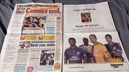 PAS FOTOMAÇ -FUTBOL GAZETESİ -TURKISH NEWSPAPER - DOĞUM GÜNÜ HEDİYESİ  - TAM TAKIM EKSİKSİZ GAZETE   25 AĞUSTOS - 2009 - GENCO BORAN'DAN MUCİZEVİ BAŞARI - BUGÜN 8 SAYFA İDDAA GAZETESİ VERİYORUZ - FOTOMAÇ, İDDAACILAR'A ZENGİN OLMA FIRSATI SUNUYOR - 30 MİLYON TL KAZANMAK İSTER MİSİNİZ - SAHADA HER ŞEY VARDI - FOTOMAÇ'TAN İDDAA'DA BÜYÜK BULUŞ - TAM 15 KUPON TUTTURDUK - FENRBAHÇE, DİYARBAKIRSPOR'U DEPLASMANDA 3-1 MAĞLUP EDEREK 3'TE 3 YAPTI - MAÇIN 20. DAKİKASINDA TAZEMETA'NIN GOLÜ İLE GERİYE DÜŞEN SARI-LACİVERTLİLER, 36'DA GÖKHAN GÖNÜL İLE SKORU EŞİTLEDİLER - İKİNCİ YARIYA FIRTINA GİBİ BAŞLAYAN FENERBAHÇE, 55'TE KAZIM KAZIM'IN MÜTHİŞ GOLÜYLE DURUMU 2-1 YAPTI - GENCO BORAN - KAZIM - TAZEMETA - GÖKHAN GÖNÜL - KAZIM KAZIM - SEMİH - MENDOZA - FEHMİ ÖZGÜLER - ELANO - OĞUZ YÖRÜK - RASİT ATEŞ - LORİS - GÖKHAN - VİETNAM - SELÇUK YULA - DAUM - ZİYA HOCA - YILDIRIM - EMRE - ATATÜRK - RIJKAARD - KEZELL - BARIS - EMRE AŞIK - EMRE GÜNGÖR - ANDY - NEESKENS - KEITA - BAROS - AYHAN - AYDIN - HAKAN BALTA -