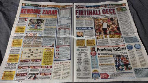 PAS FOTOMAÇ -FUTBOL GAZETESİ -TURKISH NEWSPAPER - DOĞUM GÜNÜ HEDİYESİ  - TAM TAKIM EKSİKSİZ GAZETE   26 AĞUSTOS - 2009 - CESUR YÜREK YUVAYA DÖNDÜ - TUNCAY FENER'DE - MIDDLESBROUGH, YILDIZ FUTBOLCUYU BONSERVISIYLE SATMA PLANINI GERÇEKLEŞTİREMEDİĞİ İÇİN F.BAHÇE'NİN BİR YILLIK KİRALAMA TEKLİFİNİ KABUL ETTİ - SON ANDA PÜRÜZ ÇIKMAZSA, TUNCAY BİRKAÇ GÜN İÇİNDE TÜRKİYE'YE GELECEK VE YENİDEN SARI-LACİVERTLİ FORMAYI GİYECEK - TUNCAY ŞANLI'NIN KARNESİ - 'BIRAKIN GİDEYİM' RICASİ İŞE YARADI - SOUTHGATE DE TRANSFERİ AÇIKLADI - G.SARAY, SERCAN'I BUGÜN BİTİRECEK - TRABZON'DA HAREKETLİ GECE - ŞENER BIRAKIYORDU - EFES PILSEN WORLD CUP - BABA DELGADO BOMBALADI - CIMBOM İÇİN CSKA İLE ANLAŞTI - DİYARBAKIR'I DAUM'LA YENDİK - RÜYAMDA GÖRSEM İNANMAZDIDIM - GÖKHAN GÖNÜL DAYAK YEDİ - CARLOS: F.BAHÇE İZİN VERMEDİ -GENCO BORAN - TUNCAY - SOUTHGATE - SERCAN YILDIRIM - ŞENER - EDUARDO DELGADO - YILDIRIM DEMİRÖREN - DAUM - SEMİH - HINCAL ULUÇ - GÖKHAN GÖNÜL - CARLOS - ALPAY - JETPA - AYHAN - HALİS ÖZKAHYA -