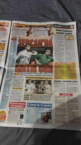 PAS FOTOMAÇ -FUTBOL GAZETESİ -TURKISH NEWSPAPER - DOĞUM GÜNÜ HEDİYESİ  - TAM TAKIM EKSİKSİZ GAZETE   26 AĞUSTOS - 2009 - CESUR YÜREK YUVAYA DÖNDÜ - TUNCAY FENER'DE - MIDDLESBROUGH, YILDIZ FUTBOLCUYU BONSERVISIYLE SATMA PLANINI GERÇEKLEŞTİREMEDİĞİ İÇİN F.BAHÇE'NİN BİR YILLIK KİRALAMA TEKLİFİNİ KABUL ETTİ - SON ANDA PÜRÜZ ÇIKMAZSA, TUNCAY BİRKAÇ GÜN İÇİNDE TÜRKİYE'YE GELECEK VE YENİDEN SARI-LACİVERTLİ FORMAYI GİYECEK - TUNCAY ŞANLI'NIN KARNESİ - 'BIRAKIN GİDEYİM' RICASİ İŞE YARADI - SOUTHGATE DE TRANSFERİ AÇIKLADI - G.SARAY, SERCAN'I BUGÜN BİTİRECEK - TRABZON'DA HAREKETLİ GECE - ŞENER BIRAKIYORDU - EFES PILSEN WORLD CUP - BABA DELGADO BOMBALADI - CIMBOM İÇİN CSKA İLE ANLAŞTI - DİYARBAKIR'I DAUM'LA YENDİK - RÜYAMDA GÖRSEM İNANMAZDIDIM - GÖKHAN GÖNÜL DAYAK YEDİ - CARLOS: F.BAHÇE İZİN VERMEDİ -GENCO BORAN - TUNCAY - SOUTHGATE - SERCAN YILDIRIM - ŞENER - EDUARDO DELGADO - YILDIRIM DEMİRÖREN - DAUM - SEMİH - HINCAL ULUÇ - GÖKHAN GÖNÜL - CARLOS - ALPAY - JETPA - AYHAN - HALİS ÖZKAHYA -