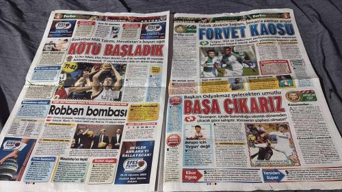 PAS FOTOMAÇ -FUTBOL GAZETESİ -TURKISH NEWSPAPER - DOĞUM GÜNÜ HEDİYESİ  - TAM TAKIM EKSİKSİZ GAZETE   27 AĞUSTOS - 2009 -BÜYÜK OLAY - BUNDAN SONRA 2.00'IN ALTINDA ORANI OLAN MAÇLARA TAHMİN YAPMAYACAĞIM - PARA KAZANDIRACAK MAÇLARI BULACAĞIM - EDU, FENERİ TOPA TUTTU - TUNCAY'IN F.BAHÇE'TO KİRALANMASINA SON ONAYI VEREN HOCASI ÇOK ÜZGÜN - YARALI YÜREK - MIDDLESBROUGH MENAJERİ SOUTHGATE: 