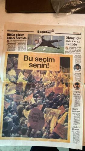 FANATİK SPOR GAZETESİ - TURKISH NEWSPAPER - DOĞUM GÜNÜ HEDİYESİ  - EKSİKSİZ TAM TAKIM GAZETE - 3 NİSAN 1999 - SAYI:1231 - SAPOK MUMCU - NECMİ PEREKLİ - MEHMET TAN - LÜTFÜ - LÖW - SERGEN - UCHE - HÖGH - MURAT YAKIN - KALLİ - AMOKACHI - ALPAY - TAYFUR - RÜŞTÜ - TUNA YARMU - FELDKAMP - OKTAY - EROL DEMİRKOL - CENGİZ KAPTAN - ÖKKES POLAT - BÜLENT UZUN - HASAN SAP - CÜNEYT KARAKAYA - HAGI - VEDAT - BÜNYAMİN OSMAN - ŞEBNEM DÖNMEZ - - YAĞMUR ZORLADI - TRABZON’UN FATİH’İ VAR - APO VE OSMAN KART CEZALISI - İKİ GÖRÜNTÜLÜ KARŞILAŞMA - BU SEFER OLDU - DEVLERİN İMHA PLANI - KIRAN KIRANA İDMAN - LÖW’ÜN PLANI - KANATLAR HÜCUMA KALKACAK - BALİÇ VE MOLDOVAN - BEŞİKTAŞ TAKTİĞİ - RÜŞTÜ OYNAMIYOR - SERGEN’DEN GÖZDAĞI - BEŞİKTAŞ’IN 11’İNİ BAŞKAN YAPACAK - OKTAY 3 GOL ATTI - TERİM BEYİN YIKADI - HATALARIN AFFI YOK - SALDIRGAN OLAYI - HAVAALANINDA SÖZLÜ SALDIRI - ÇİÇEK DE VERDİLER - HAGİ’YE KRAL UĞURLAMA - GALATASARAY YERİNİ KORUDU - VEDAT SAMSUN’A GÖTÜRÜLMEDİ - GENÇLER 2. MAÇLARINDA - ŞANS MELEKLERİ YARIŞMA