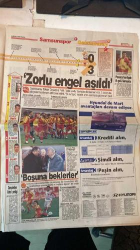 FANATİK SPOR GAZETESİ - TURKISH NEWSPAPER - DOĞUM GÜNÜ HEDİYESİ  - EKSİKSİZ TAM TAKIM GAZETE - 4 NİSAN 1999 - SAYI:1232 - POPESCU - ERGÜN - O.KUMBASAR - İSMET TONGO - OSMAN TANBURACI - TEMEL ÖZALAK - METİN TÜKENMEZ - YALÇIN DUMER - VEDAT DANACI - LOW - FELDKAMP - OKTAY - SERGEN - MURAT ŞAHİN - RÜŞTÜ - TAYFUN - MOSHOEU - AMOKACHI - SERDAR TATLI - TURGAY GÜDÜ - SÜRHAT MUNİROĞLU - - YAĞMUR ZORLADI - ASLAN’DAN BÜYÜK VURGUN - DERBİ İLE SİNEK KAYDI - AKIL KAZANDI - HAGİ’DEN FUTBOL GÖSTERİSİ - EKMEK KADAYIFI - PERDEYİ ARİF AÇTI - GALATASARAY TAM GAZ İLERLİYOR - ANTALYA İSTANBUL’U VURDU - KADIKÖY’DE DEV RANDEVU - FENER POTADA SON ANDA - GÖZTEPE-DENİZLİSPOR - TERİM BEYİN YIKADI - HATALARIN AFFI YOK - SALDIRGAN OLAYI - HAVAALANINDA SÖZLÜ SALDIRI - HAGİ’YE KRAL UĞURLAMA - GALATASARAY YERİNİ KORUDU - VEDAT SAMSUN’A GÖTÜRÜLMEDİ - GENÇLER 2. MAÇLARINDA - MURAT’A GÜVENOYU - FELDKAMP AÇIK KAPI BIRAKTI - DEL SOLAR TEDAVİDE - - SAMSUNSPOR 0-3 GALATASARAY - ANTALYASPOR 1-0 İSTANBULSPOR - GÖZTEPE 2-1 DENİ