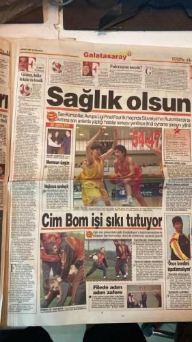 FANATİK SPOR GAZETESİ - TURKISH NEWSPAPER - DOĞUM GÜNÜ HEDİYESİ  - EKSİKSİZ TAM TAKIM GAZETE - 7 NİSAN 1999 - SAYI:1235 - FATİH TERİM - CÜNEYT KARAKAYA - İSMET BADEM - LÖW - HAGİ - HAKAN ŞÜKÜR - OKAN - OGÜN - FELDKAMP - ALPAY - BERKE - DEMET AKALIN - EBZU ŞAH - CANSU - MEHMET GENÇ - BURHAN USLU - TOM - NAUMOSKI - - DOYUMSUZ TERİM - POPESCU BU HAFTA YOK - CİM BOMLU KIZLAR FİNALE UZANAMADI - FENER’İN LİDERİ YOK - ŞAMPİYONLARIN YARI FİNAL SINAVI - AHMET GÜLÜM’E ÖNEMLİ GÖREV - RUSYA’DAN RALLİ HATTI - FANATİK’E BÜYÜK ONUR - TARAFTAR REVİZYON İSTİYOR - MİNİK KARTALLAR PODYUMDAYDI - MAÇLAR AYNI SAATTE OYNANSIN - TRABZON’DA ORTA ALAN SIKINTISI - SÜPER LİG 2001’DE - HÖGH’Ü AFFEDEMEM - RÜŞTÜ’YE İZİN YOK - BALİÇ’E ELEŞTİRİ - YENİ KAPTAN İLKER - RÜŞTÜ VE HÖGH’E CEZA - NAUMOSKİ YOLCU - OKULLARA GİTTİK - CİM BOM’A RUMEN ŞOKU - POPESCU OYNAMIYOR - HAGİ’Yİ BIRAKMAM - GENÇLERDEN UMUTLUYUM - KUPA KOLEKSİYONCULARI - YENİLGİ SAYISI SADECE 18 - KARDEŞ KARDEŞ OYNARIZ - - CİM BOMLU KIZLAR 47-54 RUZOMBEROK -