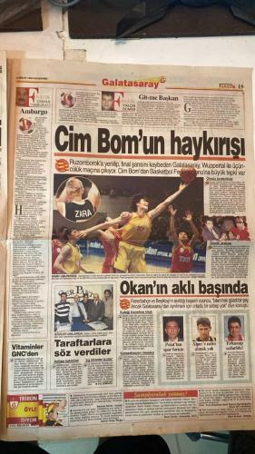 FANATİK SPOR GAZETESİ - TURKISH NEWSPAPER - DOĞUM GÜNÜ HEDİYESİ  - EKSİKSİZ TAM TAKIM GAZETE - 8 NİSAN 1999 - SAYI:1236 - GHEORGHE HAGI - RÜŞTÜ - FELDKAMP - KALLİ - MILNE - SULEYMAN SEBA - ALPAY - FAHRİ CÜROĞLU - AFFAN KEÇECİ - MEHMET ALİ CANBEK - ALİ ŞEN - DAUM - FARUK SÜREN - EREL DEMİRKOL - MEHMET CANSUN - SÜLEYMAN KARA - TUGAY - - BEŞİKTAŞ HAFİFE ALINMAZ - SEÇİM 1. LİGİ ÖNE KAYDIRDI - KUPA YARI FİNAL HEYECANI - GALATASARAYLI KIZLAR ÜÇÜNCÜLÜK PEŞİNDE - KALBİMİZ SİZİNLE RÜŞTÜ - BOMBA GİBİ PATLADI - YÜZMEDE EV SAHİBİ İSTANBUL - AVUSTURYA’DA BARİÇ SESLERİ - NAİM: MECLİS’İ BİLE KALDIRIRIM - BURUK KAPTAN - FELDKAMP’TAN TATLI SERT UYARI - MİLNE: FUTBOL BİR EĞLENCEDİR - SEBA MORAL VERDİ - ALİ ŞEN’E GÖRE ÇÖZÜM DAUM - FENER’İ STRES BİTİRDİ - SÜREN’DEN ‘SUS’ EMRİ - GALATASARAY’I ELEŞTİREN YANDI - KAPILAR KAPANIYOR - KONUŞMAK YASAK - HAGI: ZAFER VAR SORUN YOK - BEREKET SOFRASI - RUMENLERİN BARIŞ ÇABASI - BABA TERİM BAKIMDA - PARA BASAMAYIZ Kİ - FLORYA’DA GOL ŞOV - PAHALI BİR HOBİ - HASTANE DEĞ