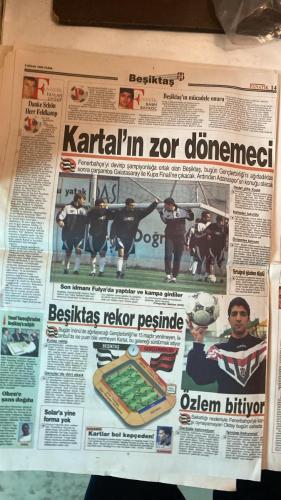 FANATİK SPOR GAZETESİ - TURKISH NEWSPAPER - DOĞUM GÜNÜ HEDİYESİ  - EKSİKSİZ TAM TAKIM GAZETE - 9 NİSAN 1999 - SAYI:1237 - FATİH TERİM - İSMET ARZUMAN - TOSHACK - AZİZ YILDIRIM - AYHAN YÜCEBİLGİÇ - GORDON MİNE - MUSLATE DENİZ - UK OZERTEN - TUGBA HACIBAYRAMOĞLU - ALİ DÜRÜST - HAKAN ŞÜKÜR - İRFAN KARAKAŞ - ERGUN GÜRSOY - BURAK ELMAS - EROL DEMİRKOL - TURGUT KABACA - HALUK TOYGARLI - SÜLEYMAN KARA - CENGİZ KAPTAN - - CİM BOMLU KIZLAR AVRUPA ÜÇÜNCÜSÜ - KORKUSUZ AMA TEMKİNLİ - SEÇİM 1. LİGİ ÖNE KAYDIRDI - KUPA YARI FİNAL HEYECANI - GALATASARAYLI KIZLAR ÜÇÜNCÜLÜK PEŞİNDE - RÜŞTÜ’YE ASLAN KANCASI - AVUSTURYA’DA BARİÇ SESLERİ - NAİM: MECLİS’İ BİLE KALDIRIRIM - FELDKAMP’TAN TATLI SERT UYARI - MİLNE: FUTBOL BİR EĞLENCEDİR - SEBA MORAL VERDİ - ALİ ŞEN’E GÖRE ÇÖZÜM DAUM - FENER’İ STRES BİTİRDİ - SÜREN’DEN ‘SUS’ EMRİ - GALATASARAY’I ELEŞTİREN YANDI - KAPILAR KAPANIYOR - HAGI: ZAFER VAR SORUN YOK - BEREKET SOFRASI - RUMENLERİN BARIŞ ÇABASI - BABA TERİM BAKIMDA - PARA BASAMAYIZ Kİ - FLORYA’DA GOL ŞOV