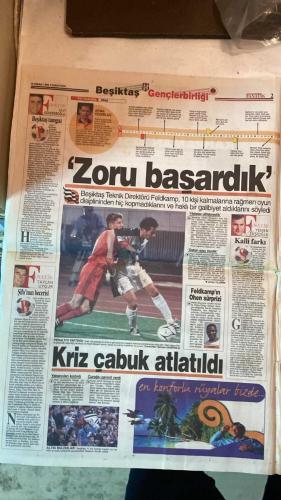 FANATİK SPOR GAZETESİ - TURKISH NEWSPAPER - DOĞUM GÜNÜ HEDİYESİ  - EKSİKSİZ TAM TAKIM GAZETE - 10 NİSAN 1999 - SAYI:1238 - FELDKAMP - TAYFUR - ÜMİT ÖZAT - MEHMET GENÇ - YUSUF DURSUN - GÜVEN TANER - TAYLAN UYGUR - ULVİ GEROĞLU - DOĞAN - YEMEN EKŞİOĞLU - RAMAN SAĞIROĞLU - AZİZ YILDIRIM - YILMAZ - OKTAY - PHIRI - U.KARAN - ALPAY - MEHMET - DOĞAN BABACAN - - KAHRAMAN BEŞİKTAŞ - KOSOVA BİZİMDİR - GENÇLERBİRLİĞİ ENGELİNİ AŞTI - LİDER GALATASARAY KARABÜK VİRAJINDA - BİRİ YARADI DİĞERİ YARAMADI - BAŞKAN YILMAZ İLE ÇOK ÖZEL - POTADA KUPA HEYECANI - FAN-ETİK SAYFASI - İHALEDE PATRON FEDERASYON - YILDIRIM: YARIŞ DAHA BİTMEDİ - SAMPİYON OLACAĞIZ - PUANLAR EŞİT - KALLİ TAYFUR’A SIRTINI DÖNDÜ - TARAFTAR MEMNUN - - BEŞİKTAŞ 2-0 GENÇLERBİRLİĞİ - - GALATASARAY - BEŞİKTAŞ - FENERBAHÇE - TRABZONSPOR - KARABÜKSPOR - GENÇLERBİRLİĞİ - ADANASPOR - SAKARYASPOR - KOCAELİSPOR - ERZURUMSPOR - BURSA - ANTALYASPOR