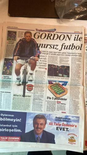 FANATİK SPOR GAZETESİ - TURKISH NEWSPAPER - DOĞUM GÜNÜ HEDİYESİ  - EKSİKSİZ TAM TAKIM GAZETE - 15 NİSAN 1999 - SAYI:1243 - FATİH TERİM - FELDKAMP - HAGİ - DEL SOLAR - OKTAY - MUHİTTİN BOSA - HÜSEYİN DARICI - FAHİR ERSOY - MEHMET GENÇ - GÜRCAN BERK - ALİ KOCATEPE - METİN TÜKENMEZ - TAYLAN DYPİR - DOĞAN BABACAN - YEMEN EKŞİOĞLU - HALİL MUTLU - AZİZ YILDIRIM - BOLİC - UCHE - YUSUF DURSUN - - TÜRKİYE KUPASI FİNALİ İLK MAÇ - DEVLERDEN SESSİZ FİLM - OKTAY’A FATİH KİLİDİ - HAGİ VE DEL SOLAR CEZALI - RÖVANŞA BIRAKTILAR - GOL SESİ YOK - HALİL’DEN DÜNYA REKORU - SON SÖZÜ LÖW SÖYLEYECEK - BOLİC: EŞİMLE ÇOK MUTLUYUM - UCHE YARI TABURCU - FENER’DE GİZLİ ANTRENMAN - MOSHOEU’NİN HEDEFİ 50. GOL - TRABZON ENGELİNİ AŞTILAR - GENÇLER SON ANDA 2-1 - BİLET FİYATLARI UCUZLATILDI - - GALATASARAY 0-0 BEŞİKTAŞ (TÜRKİYE KUPASI FİNAL İLK MAÇ) - FENERBAHÇE 4-2 ANKARAGÜCÜ - TRABZONSPOR 3-1 SAMSUNSPOR - RİZESPOR 0-0 VANSPOR - - GALATASARAY - BEŞİKTAŞ - FENERBAHÇE - ANKARAGÜCÜ - TRABZONSPOR - SAMSUNSPOR - RİZESPOR -