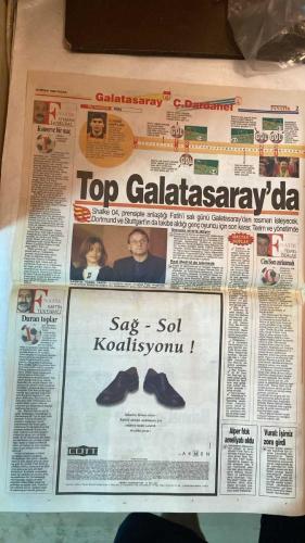 FANATİK SPOR GAZETESİ - TURKISH NEWSPAPER - DOĞUM GÜNÜ HEDİYESİ  - EKSİKSİZ TAM TAKIM GAZETE - 18 NİSAN 1999 - SAYI:1246 - ÜMİT - ARİF - OKAN - TAMER - BÜLENT - TOLUNAY - HAKAN ŞÜKÜR - ŞİFO MEHMET - GÜVEN TANER - MEHMET GENÇ - YUSUF DURSUN - CEMEN ABURAGİ - FATİH TERİM - KALLİ - ERTUĞRUL - AMOKACHI - - CİM BOM BEŞİNCİ VİTESTE - DURAN TOPLAR ZORLANMADI - MUHTEŞEM ARİF 3 KEZ PATLADI - KARTAL MEHMET’İN SIRTINDA - BEŞİKTAŞ KAPTANI ALİ ASUM - KARTAL’DAN SICAK TAKİP - KAPALI DEFANS ZORLADI - KALLİ’NİN ELİ DEĞİNCE - HEM LİG HEM KUPA - KALEDE ATAKAN - - GALATASARAY 5-2 ÇANAKKALE DARDANEL - BEŞİKTAŞ 1-0 ADANASPOR - FENERBAHÇE 66-49 GALATASARAY (BAYAN BASKETBOL) - ALTAY 3-0 İSTANBULSPOR - ERZURUMSPOR 2-1 GAZİANTEPSPOR - GENÇLERBİRLİĞİ 3-1 ANKARAGÜCÜ - BURSASPOR 4-0 SAMSUNSPOR - SAKARYASPOR 2-2 - - GALATASARAY - ÇANAKKALE DARDANEL - BEŞİKTAŞ - ADANASPOR - FENERBAHÇE - İSTANBULSPOR - ALTAY - ERZURUMSPOR - GAZİANTEPSPOR - GENÇLERBİRLİĞİ - ANKARAGÜCÜ - BURSASPOR - SAMSUNSPOR - SAKARYASPOR
