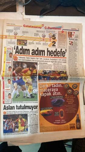 FANATİK SPOR GAZETESİ - TURKISH NEWSPAPER - DOĞUM GÜNÜ HEDİYESİ  - EKSİKSİZ TAM TAKIM GAZETE - 18 NİSAN 1999 - SAYI:1246 - ÜMİT - ARİF - OKAN - TAMER - BÜLENT - TOLUNAY - HAKAN ŞÜKÜR - ŞİFO MEHMET - GÜVEN TANER - MEHMET GENÇ - YUSUF DURSUN - CEMEN ABURAGİ - FATİH TERİM - KALLİ - ERTUĞRUL - AMOKACHI - - CİM BOM BEŞİNCİ VİTESTE - DURAN TOPLAR ZORLANMADI - MUHTEŞEM ARİF 3 KEZ PATLADI - KARTAL MEHMET’İN SIRTINDA - BEŞİKTAŞ KAPTANI ALİ ASUM - KARTAL’DAN SICAK TAKİP - KAPALI DEFANS ZORLADI - KALLİ’NİN ELİ DEĞİNCE - HEM LİG HEM KUPA - KALEDE ATAKAN - - GALATASARAY 5-2 ÇANAKKALE DARDANEL - BEŞİKTAŞ 1-0 ADANASPOR - FENERBAHÇE 66-49 GALATASARAY (BAYAN BASKETBOL) - ALTAY 3-0 İSTANBULSPOR - ERZURUMSPOR 2-1 GAZİANTEPSPOR - GENÇLERBİRLİĞİ 3-1 ANKARAGÜCÜ - BURSASPOR 4-0 SAMSUNSPOR - SAKARYASPOR 2-2 - - GALATASARAY - ÇANAKKALE DARDANEL - BEŞİKTAŞ - ADANASPOR - FENERBAHÇE - İSTANBULSPOR - ALTAY - ERZURUMSPOR - GAZİANTEPSPOR - GENÇLERBİRLİĞİ - ANKARAGÜCÜ - BURSASPOR - SAMSUNSPOR - SAKARYASPOR