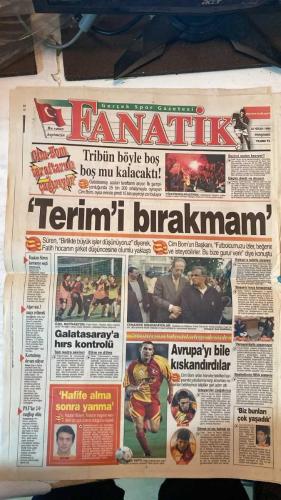 FANATİK SPOR GAZETESİ - TURKISH NEWSPAPER - DOĞUM GÜNÜ HEDİYESİ  - EKSİKSİZ TAM TAKIM GAZETE - 22 NİSAN 1999 - SAYI:1250 - SEBA - YILMAZ - ABDULLAH KİĞI - FARUK SÜREN - GORDON MİLNE - NECDET ERGÜN - FRANK PULL - HAKAN ŞÜKÜR - BÜLENT - FATİH TERİM - MUTLU - CELAL GÜRCAN - EROL DEMİRKOL - - BÜYÜKLER HAVUZDA YOK - BÜYÜKLERDEN TAVİZ YOK - CENTİLMENLİK ANLAŞMASI - ZİRVEDE YÜKSEK TANSİYON - ÜMİTLERİMİZ SUZİEN ÖNÜNDE - FLASH GORDON - KANADA’DAN EVET - MİLLİ TAKIM YÜKSELİŞTE - VELİEFENDİ’DE KAZA - OLMAK YA DA OLMAMAK - BALİÇ’E YURTDIŞINDAN TEKLİF - MANCHESTER ZORU BAŞARDI - OKOLLARA ARTIK 11’DE - MİRSAD İMZALADI - NAİM MİLLİ TAKIM’DA - FELDKAMP’IN DEDİĞİ OLDU - TRİBÜNLER BOŞ KALDI - SEYİRCİ NEDEN KAÇIYOR - TERİM’İ BIRAKMAM - BAŞKAN SÜREN KİRMİNİ SEÇTİ - BAKAN’A TEBRİK ZİYARETİ - ALPER SON 3 MAÇA YETİŞECEK - KURTULMUŞ DEVAM EDİYOR - CENAZEDE BİR ARADAYDILAR - GALATASARAY’A 70 MİLYON DOLARLIK DEĞER - TAM KADRO SEVİNCİ - HAFİFE ALMA SONRA YANMA - AVRUPA’YI BİLE KISKANDIRDILAR - VARSAYIMLARLA YAŞA