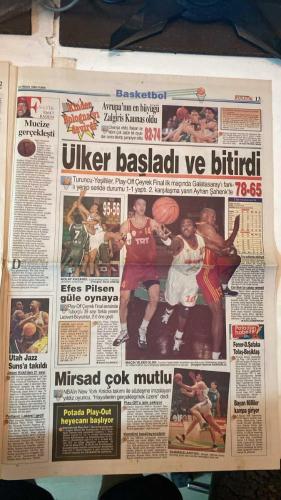 FANATİK SPOR GAZETESİ - TURKISH NEWSPAPER - DOĞUM GÜNÜ HEDİYESİ  - EKSİKSİZ TAM TAKIM GAZETE - 23 NİSAN 1999 - SAYI:1251 - FATİH TERİM - VUGRİNEÇ - BALİÇ - BÜLENT UZUN - AZİZ YILDIRIM - YALÇIN UYGUN - SERKAN HACIOĞLU - MUSTAFA DENİZLİ - JOACHIM LÖW - SÜLEYMAN KARA - CÜNEYT KARAKAYA - CELAL GÜRCAN - CENGİZ KAPTAN - POPOESCU - - FATİH-VUGRİNEÇ İLK 11’DE - BALİÇ: BAŞKAN BENİ SATARSA GİDERİM - GALİP GELEMİYORSAN KAYBETME - BERABERLİK DE YARAR - TEKLİF YABANA ATILMAZ - YAT RALLİSİ START ALIYOR - SEN YILDIRIM’A SAVAŞ İLAN ETTİ - ÜLKERSPOR 78 EFES PİLSEN 95 - GALATASARAY 65 TUBORG 56 - BEŞİKTAŞ SAMSUN ÖNÜNDE - 23 NİSAN KUTLU OLSUN - ANTEP FENER’İ BEKLİYOR - KAUNAS AVRUPA ŞAMPİYONU - FERGUSON FATİH - GALATASARAY BEYLERBEYİ STADI’NA TAŞINIYOR - SAĞLAMCI CİM BOM - SCHALKELİLER GÜLÜP GEÇTİ - TRABZON’DAN BİLET JESTİ - BASKETBOLCULARA PARA MORALİ - ASLAN DIŞA KAPANIYOR - MENDİL KAPMACA OYNADILAR - KARDEŞ KARDEŞ MAÇ - GÖZÜN AYDIN SÜREN - 8 AYLIK GÖZ HAPSİ - HESAPLAR PUAN İÇİN - TALİMAT: POPOESCU YET