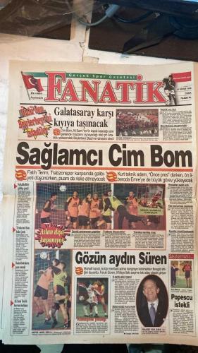 FANATİK SPOR GAZETESİ - TURKISH NEWSPAPER - DOĞUM GÜNÜ HEDİYESİ  - EKSİKSİZ TAM TAKIM GAZETE - 23 NİSAN 1999 - SAYI:1251 - FATİH TERİM - VUGRİNEÇ - BALİÇ - BÜLENT UZUN - AZİZ YILDIRIM - YALÇIN UYGUN - SERKAN HACIOĞLU - MUSTAFA DENİZLİ - JOACHIM LÖW - SÜLEYMAN KARA - CÜNEYT KARAKAYA - CELAL GÜRCAN - CENGİZ KAPTAN - POPOESCU - - FATİH-VUGRİNEÇ İLK 11’DE - BALİÇ: BAŞKAN BENİ SATARSA GİDERİM - GALİP GELEMİYORSAN KAYBETME - BERABERLİK DE YARAR - TEKLİF YABANA ATILMAZ - YAT RALLİSİ START ALIYOR - SEN YILDIRIM’A SAVAŞ İLAN ETTİ - ÜLKERSPOR 78 EFES PİLSEN 95 - GALATASARAY 65 TUBORG 56 - BEŞİKTAŞ SAMSUN ÖNÜNDE - 23 NİSAN KUTLU OLSUN - ANTEP FENER’İ BEKLİYOR - KAUNAS AVRUPA ŞAMPİYONU - FERGUSON FATİH - GALATASARAY BEYLERBEYİ STADI’NA TAŞINIYOR - SAĞLAMCI CİM BOM - SCHALKELİLER GÜLÜP GEÇTİ - TRABZON’DAN BİLET JESTİ - BASKETBOLCULARA PARA MORALİ - ASLAN DIŞA KAPANIYOR - MENDİL KAPMACA OYNADILAR - KARDEŞ KARDEŞ MAÇ - GÖZÜN AYDIN SÜREN - 8 AYLIK GÖZ HAPSİ - HESAPLAR PUAN İÇİN - TALİMAT: POPOESCU YET