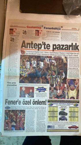 FANATİK SPOR GAZETESİ - TURKISH NEWSPAPER - DOĞUM GÜNÜ HEDİYESİ  - EKSİKSİZ TAM TAKIM GAZETE - 25 NİSAN 1999 - SAYI:1253 - EROL BULUT - METİN TOKAT - ERHAN - NECATİ BİLGİÇ - SECİL ÖLGEN - CEMİL TURAN - SERGEN - MOSHOEU - TAYFUN - SERKAN - H. İBRAHİM - YUSUF DURSUN - EROL DEMİRKOL - BÜLENT UZUN - İSMAİL UYANIK - FELDKAMP - FATİH TERİM - - FENER ‘TOKAT’LANDI - KANARYA FIRSAT TEPTİ - KORKUNUN BEDELİ - EROL BULUT ÇOK KORKUTTU - AVNİ AKER’DE ZOR GECE - GELECEK YILA BAKALIM - PLAY-OFFTA HEYECAN SÜRÜYOR - ÇİÇEKLİ KARŞILAMA - YILMAZ: ŞEHRİN HEYECANI BİTMİŞ - FELDKAMP FORVETE ÇIKARDI - FATİH AKYEL’E TALİP - BEŞİKTAŞ SAMSUN ÖNÜNDE - 23 NİSAN COŞKUSU - ANTEP KÂBUSU BİTMEDİ - MOLDOVAN UMUTLANDIRDI - RÜŞTÜ OYNADI AMA BAŞARILI OLAMADI - - GAZİANTEPSPOR 2-2 FENERBAHÇE - BEŞİKTAŞ 0-0 SAMSUNSPOR - DENİZLİSPOR 1-0 VANSPOR - ŞEKERSPOR 2-3 GÖZTEPE - TUBORG 85-66 EFES PİLSEN (BASKETBOL) - BEŞİKTAŞ 56-74 TOFAŞ (BASKETBOL) - FENERBAHÇE 74-56 DARÜŞŞAFAKA (BASKETBOL) - - FENERBAHÇE - GAZİANTEPSPOR - BEŞİKTAŞ -