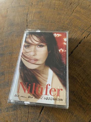 NİLÜFER - OLUR MU OLUR MU / GÖZÜNAYDIN - KASET