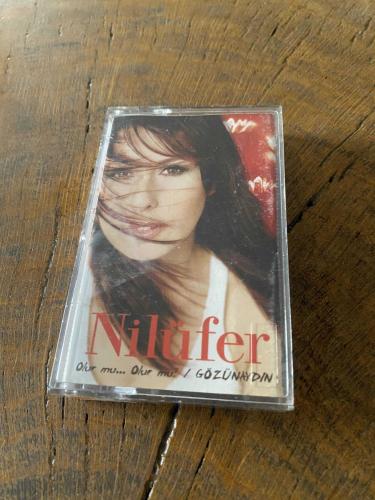 NİLÜFER - OLUR MU OLUR MU / GÖZÜNAYDIN - KASET