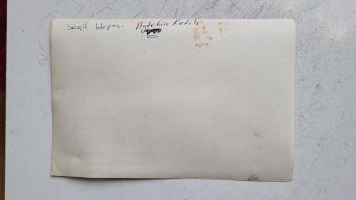 CHP İSTANBUL ESKİ BELEDİYE BAŞKANI ve SHP MİLLETVEKİLİ AYTEKİN KOTİL'İN ORİJİNAL 2'Lİ FOTOĞRAF SETİ - 18 x 12 cm EBADINDA - AYTEKİN KOTİL, BERABERİNDEKİLERLE YEMEĞE GİTTİĞİ MEKANDA ÖZELLİKLE TÜRK SANAT MÜZİĞİ İCRASIYLA ÇOK SEVİLEN SES SANATÇISI SEÇİL HEPER'İ DİNLERKEN ÇEKİLMİŞ 2 FARKLI KARE