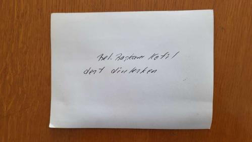 CHP İSTANBUL ESKİ BELEDİYE BAŞKANI ve SHP MİLLETVEKİLİ AYTEKİN KOTİL'İN ORİJİNAL FOTOĞRAFI - 18 x 13 cm EBADINDA - AYTEKİN KOTİL, VATANDAŞLARIN DERTLERİNİ DİNLERKEN ÇEKİLMİŞ BİR KARE