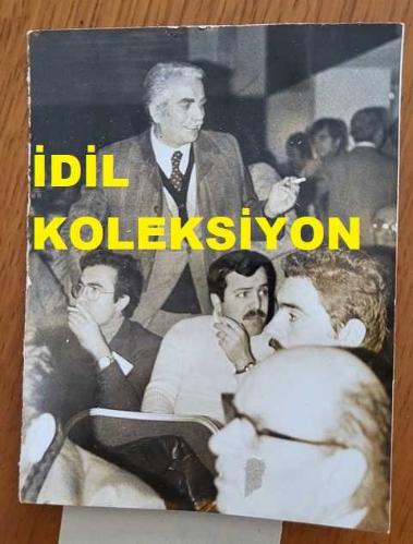 CHP İSTANBUL ESKİ BELEDİYE BAŞKANI ve SHP MİLLETVEKİLİ AYTEKİN KOTİL'İN ORİJİNAL FOTOĞRAFI - 12 x 9 cm EBADINDA - AYTEKİN KOTİL, İSTANBUL TABİPLER ODASI'NIN KURUL TOPLANTISINDAYKEN ÇEKİLMİŞ BİR KARE