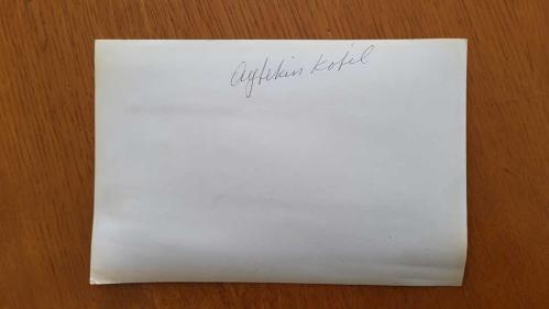 CHP İSTANBUL ESKİ BELEDİYE BAŞKANI ve SHP MİLLETVEKİLİ AYTEKİN KOTİL'İN ORİJİNAL 2'Lİ FOTOĞRAF SETİ - 18 x 12 cm EBADINDA - AYTEKİN KOTİL, BİR TOPLANTI SIRASINDA BASIN AÇIKLAMASI YAPARKEN ÇEKİLMİŞ 2 FARKLI KARE