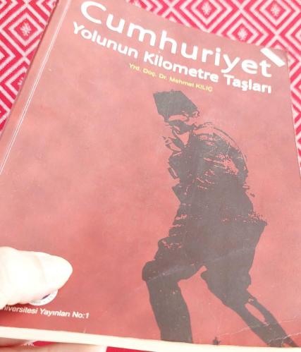 CUMHURİYET YOLUNUN KİLOMETRE TAŞLARI