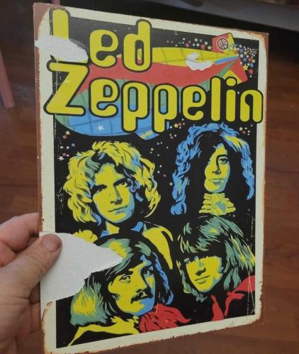 LOT.14 » LED ZEPPELİN. DUVAR PANOSU. HALİYLE. FOTODAKİ.