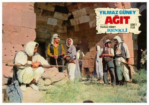 AĞIT FİLMİNİN LOBİ KARTI - YILMAZ GÜNEY, SERMİN HÜRMERİÇ, ATTİLA OLGAÇ, BİLAL İNCİ - REJİ VE SENARYO: YILMAZ GÜNEY - NO: 4