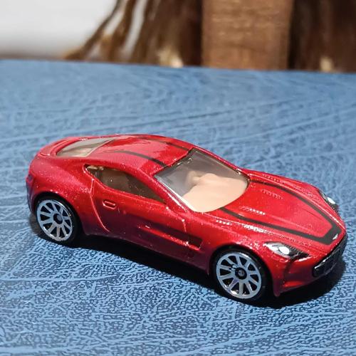 LOT.10 » HOTWHEELS.  ASTON MARTIN OHE 77