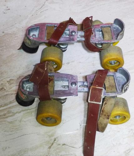 20673-ESKİLERDEN VİNTAGE METAL PATEN AYAKKABISI
