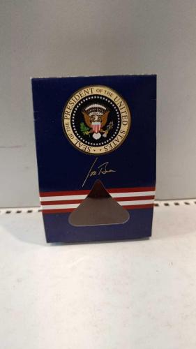 LOT.15 » Seal of the President of the United States - Joe Biden imzalı Boş Şekerleme Kutusu