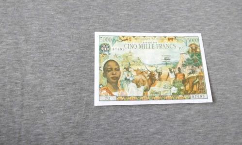 Orta Afrika Devletleri Chad Bank 5000 Frank 1980 ÇİL+++