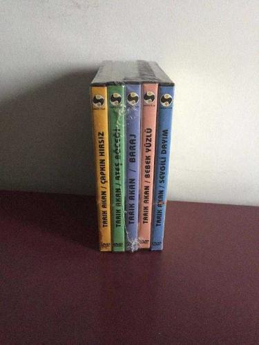 Dvd Film Tarık Akan Set Ambalajlı Sevgili Dayım / Çapkın Hırsız / Ateş Böceği / Baraj /Bebek Yüzlü Hale Soygazi /Adile Naşit / Hulusi Kentmen / Türkan Şoray / Necla Nazır / Perihan Savaş /Halit Akçatepe /Perhan Kutman