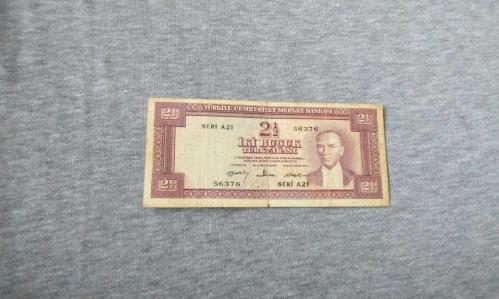 5.EMİSYON 4.TERTİP 2,5 TÜRK LİRASI KAĞIT PARA NATÜREL SERİ A2556376 SERİ NOLU GÜZEL HARF GÜZEL NUMARALI ÇOK NADİRDİR