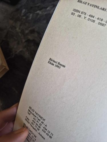 Bölük... Porçük... ''Bir Hayatın Öyküsü''  İmzalı