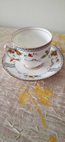 MİNELİ İNGİLİZ ÇAY FİNCANI