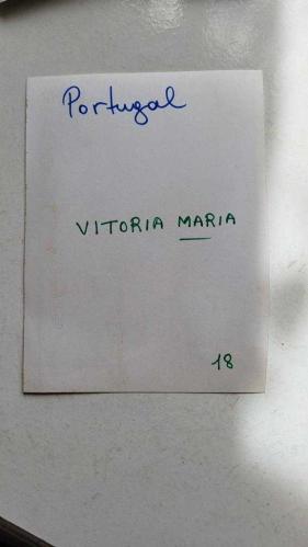 YUNANİSTAN'IN ATİNA KENTİNDE DÜZENLENEN 6. ULUSLARARASI APOLLONİA MÜZİK FESTİVALİ'NİN (1973) ORİJİNAL FOTOĞRAFI - 12 x 9 cm EBADINDA - YARIŞMAYA KATILAN PORTEKİZLİ ŞARKICI VITORIA MARIA... ΠΡΩΤΌΤΥΠΗ ΦΩΤΟΓΡΑΦΊΑ ΤΟΥ ΔΙΕΘΝΟΎΣ ΜΟΥΣΙΚΟΎ ΦΕΣΤΙΒΆΛ ΑΠΟΛΛΏΝΙΑΣ ΠΟΥ ΠΡΑΓΜΑΤΟΠΟΙΉΘΗΚΕ ΣΤΗΝ ΑΘΉΝΑ (1973)