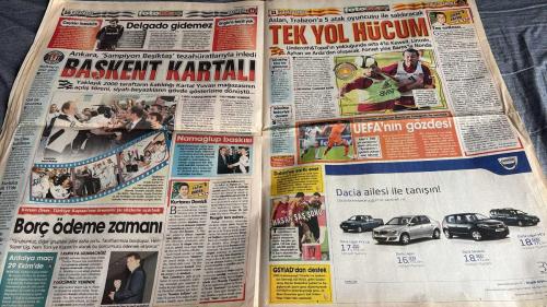 PAS FOTOMAÇ -FUTBOL GAZETESİ -TURKISH NEWSPAPER - DOĞUM GÜNÜ HEDİYESİ  - TAM TAKIM EKSİKSİZ GAZETE - 17 EKİM  -2008 - İŞTE F.BAHÇE G.SARAY BEŞİKTAŞ VE TRABZON'UN KUPADAKİ RAKİPLERİ - G.SARAY TAM FORVETLE - FORTIS FORTİS KUPASINDA GRUBUNUN MAÇ FİKSTÜRLERİ BUGÜN FOTOMAÇ'TA - SAKIN KAÇIRMAYIN - SONG: ASLAN'I EVİNDE AVLAYACAĞIZ - PANİK İMZASI - İMPARATOR - ARAGONES'İN KADER MAÇI - TEPKİSİ - FATİH HOCA BU PARAYI HAKETTİ Mİ - ESTONYA'YA RAĞMEN AYDA 300 BİN YTL - 250 BİN YTL MAAŞ İSTEDİ - İMZA GECİKTİ - TÜRKİYE KAYBETTİ TERİM KAZANDI - ÇOK SIKI PAZARLIK - DAVALA BOMBALADI - BEŞİKTAŞ'TAN MURAT CEYLAN OPERASYONU - DELGADO'YA İZİN YOK - ARSENAL YAKIN TAKİPTE - İKİSİ DE İLK PEŞİNDE - SONG - FATİH TERİM - ARAGONES - MURAT CEYLAN - DELGADO - SEMİH ŞENTÜRK - LUGANO - EDU - DEIVID - VEDERSON - EMRE - GÖKHAN - ROBERTO CARLOS - TÜMER - SELÇUK - MOSTUROĞLU - BALLI - APPIAH - YATTARA - COLMAN - ERSUN YANAL - EGEMEN - SLYVA - SELÇUK İNAN - BÜLENT GÜRKAN - TÜZMEN - ÖZAK - MUSTAFA DENİZLİ - BOBO - ZAPOTOCNY