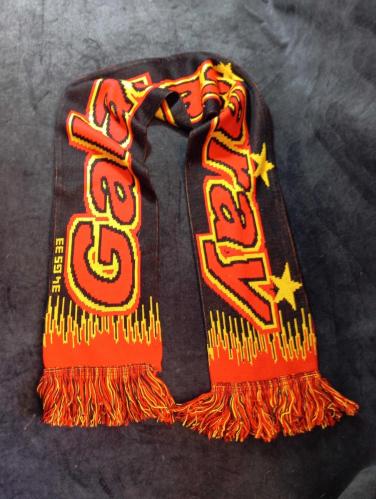 Vintage Galatasaray GS atkı. Resimlerdeki haliyle koleksiyon dekorluk kullanimlik