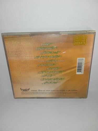 CD Tarkan ölürüm sana albümü. Orijinal. 1997 sarı bandrollü dönem baskı albüm. Kartonet yorgun. Cd kutusunda çatlaklar var. Cd de dinlemeyi etkilemeyen yoğun çizikler var, benim cihazımda sorunsuz çalıştı. hassas cihazlarda çalışmayabilir lütfen bu duruma göre alım yapınız. fiyata yansıtılmıştır.