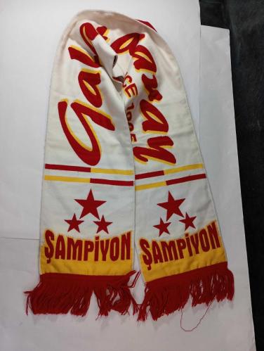 ViNTAGE Galatasaray GS atkı. Resimlerdeki haliyle koleksiyon dekorluk kullanimlik